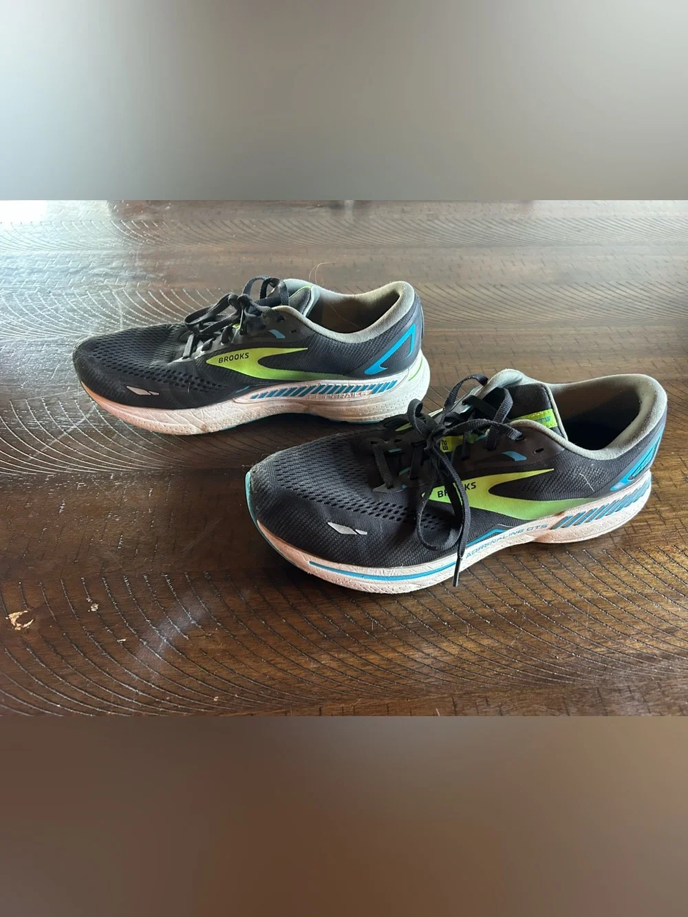 Men’s Brooks Gray Running Shoes with Lime and Blue Accents